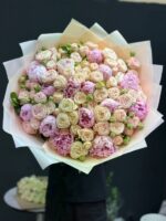 Букет из 15 Пион и пионовидных кустовых роз