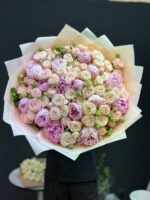 Букет из 15 Пион и пионовидных кустовых роз