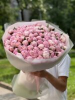 Букет из 101 нежных пион