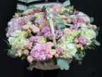 Цветы авторской сборки в корзине «Весенняя поляна»