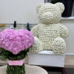 Композиция из 101 гвоздики в форме сердца