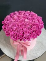 51 нежных роз в коробке
